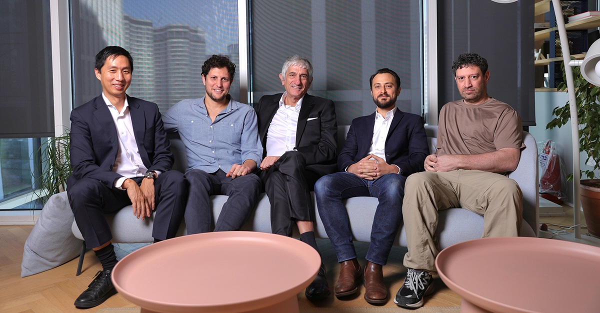 Qolab-and-QM-founding-teams-resized