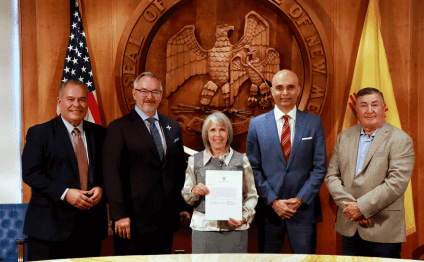 Fujitsu and New Mexico MOU signing ceremony